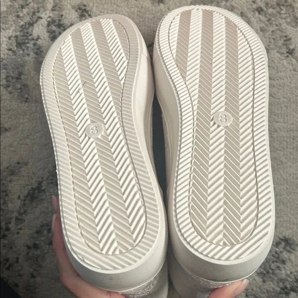 Rocket Dog Ivory Lace High-Tops - Picture 5 of 6